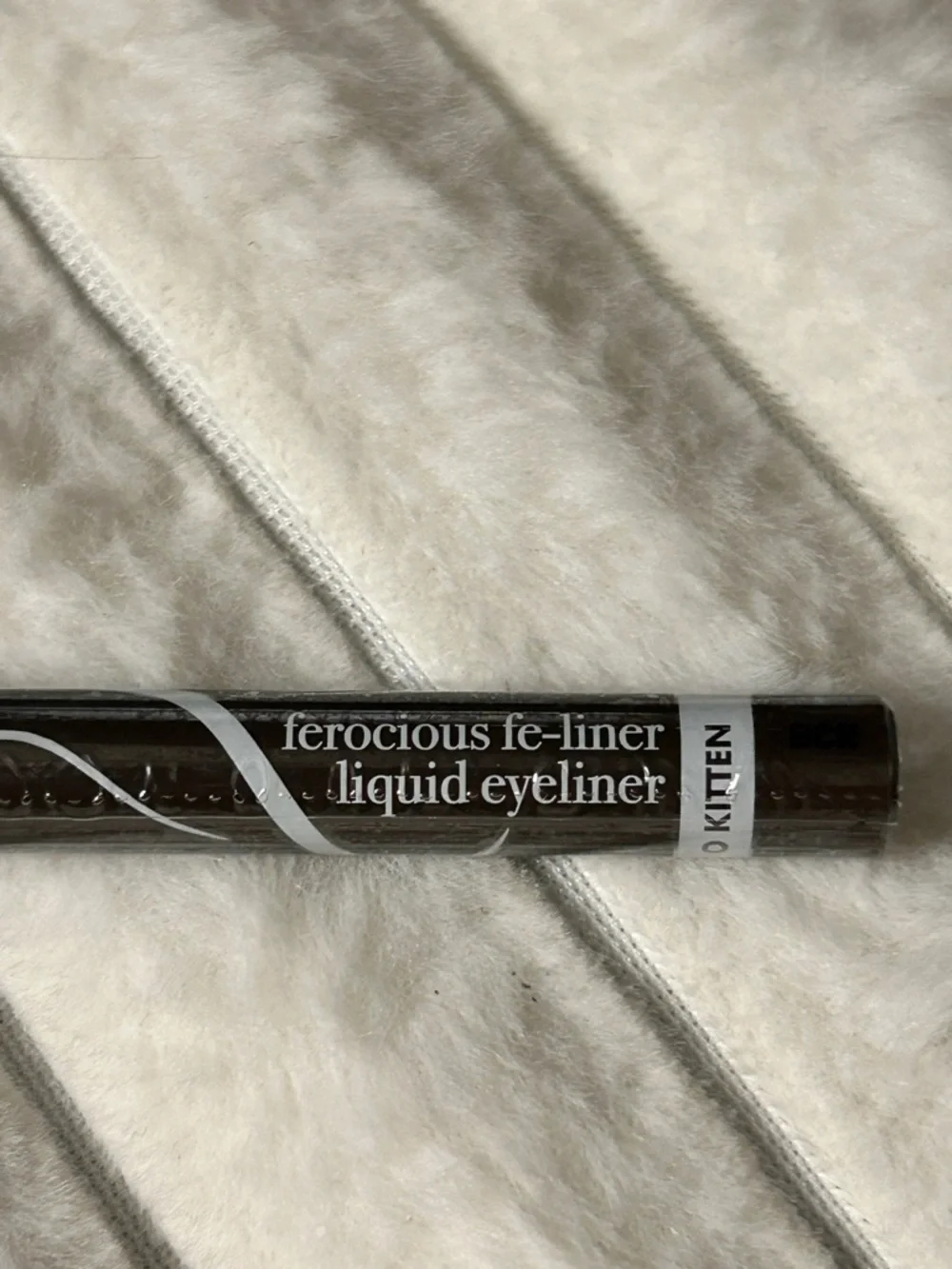 Ferocious Feather Liquid Eyeliner - Coco Kitten 🦄